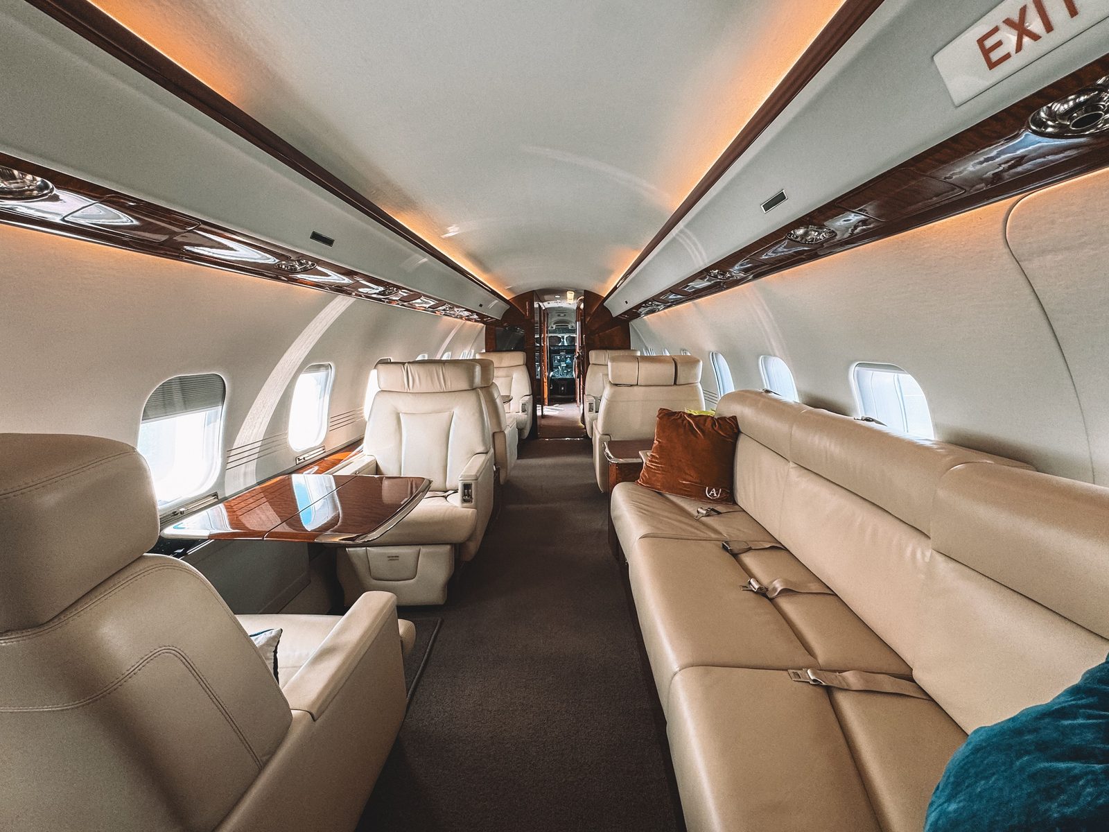 Interno jet privato Auralis SkyShare